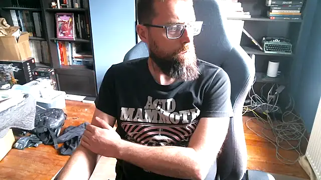 MeSteff online show from October 10, 2025, 1:32 pm