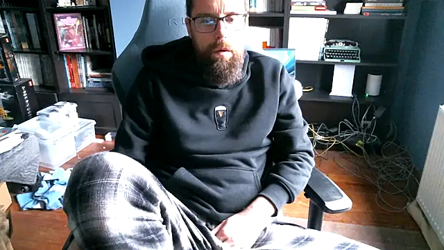 MeSteff online show from November 9, 2025, 8:23 am