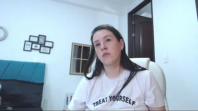 kamila lopez online show from January 22, 2025, 1:31 am