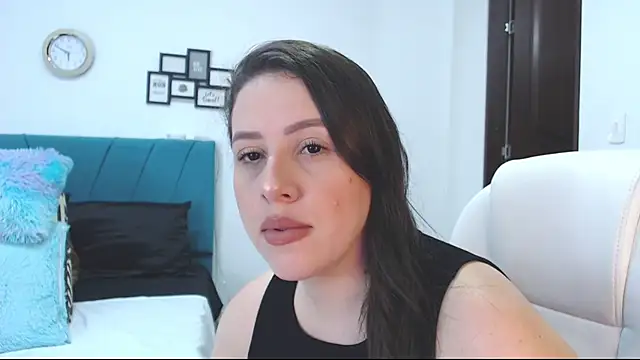 kamila lopez online show from February 9, 2025, 11:25 pm