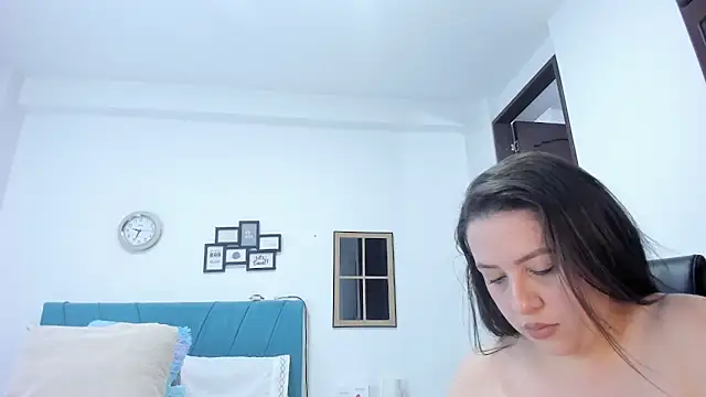 kamila lopez online show from September 14, 2025, 10:42 pm