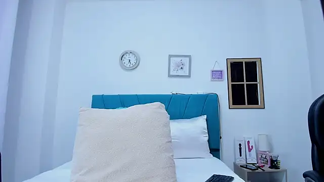 kamila lopez online show from April 20, 2026, 8:32 pm