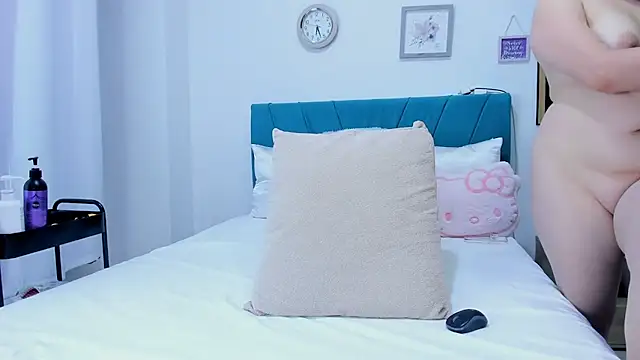 kamila lopez online show from April 21, 2026, 8:55 pm