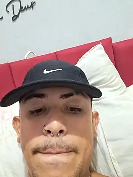 Menezes2105 online show from March 12, 2026, 9:32 pm