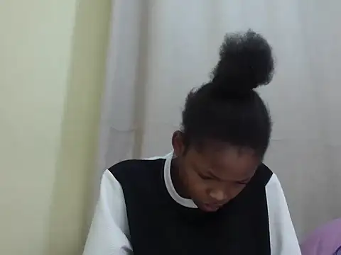 queen-sasha online show from March 12, 2026, 1:50 pm