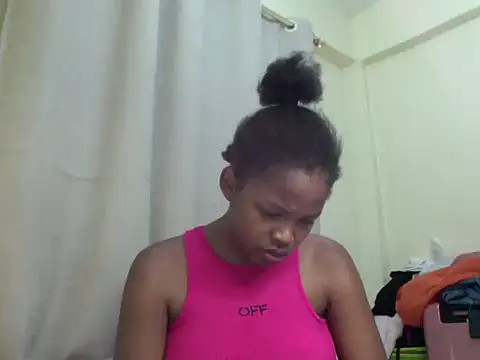 queen-sasha online show from April 12, 2026, 8:03 pm