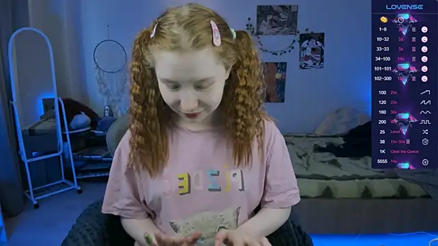 CallMeEffy1 online show from April 4, 2026, 1:19 pm