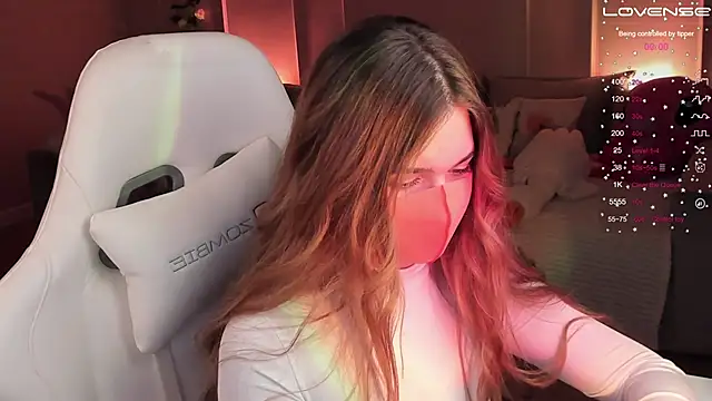 Frau Lina online show from December 8, 2024, 5:22 pm