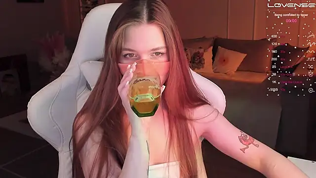 Frau Lina online show from February 6, 2025, 6:24 pm