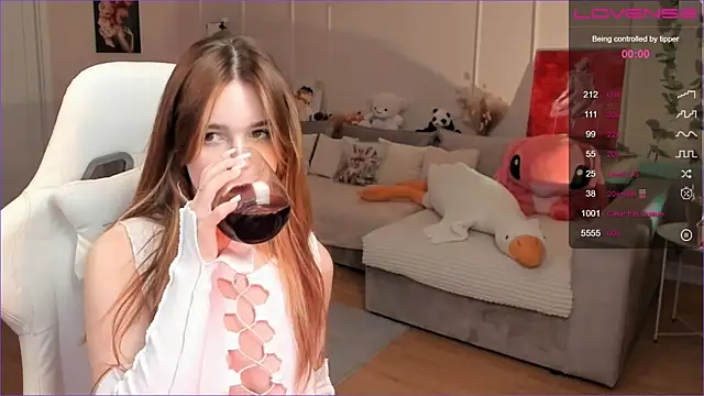 Frau Lina online show from November 28, 2025, 2:09 pm