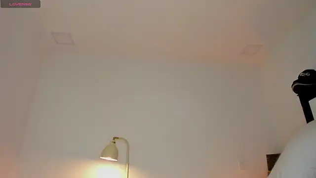 Curlblue online show from December 18, 2025, 11:05 am