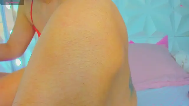 Snapshot of cute_latinaxxx chatting on September 19, 2025, 2:13 am cute latinaxxx online show from September 19, 2025, 2:13 am