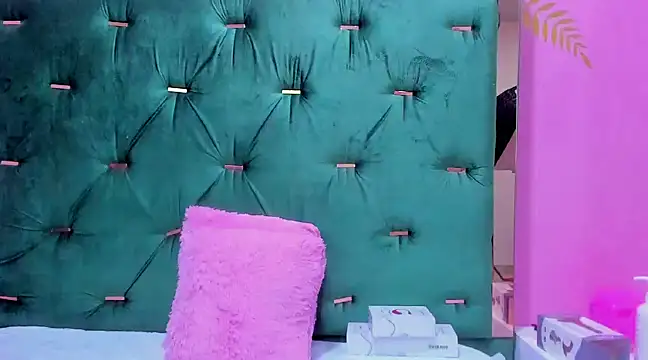 Hellen  4master online show from December 18, 2024, 2:28 pm