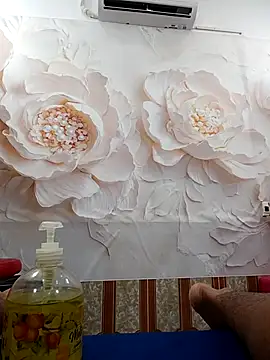 Snapshot of zizi_public chatting on November 20, 2025, 1:06 am zizi public online show from November 20, 2025, 1:06 am