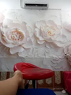 Snapshot of zizi_public chatting on February 11, 2026, 2:27 am zizi public online show from February 11, 2026, 2:27 am