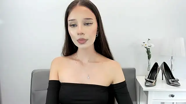 EmilyDarling online show from October 13, 2025, 8:09 pm