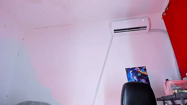 Emily Coper18 online show from March 13, 2025, 5:07 pm