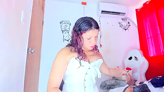 Emily Coper18 online show from February 14, 2026, 1:41 pm