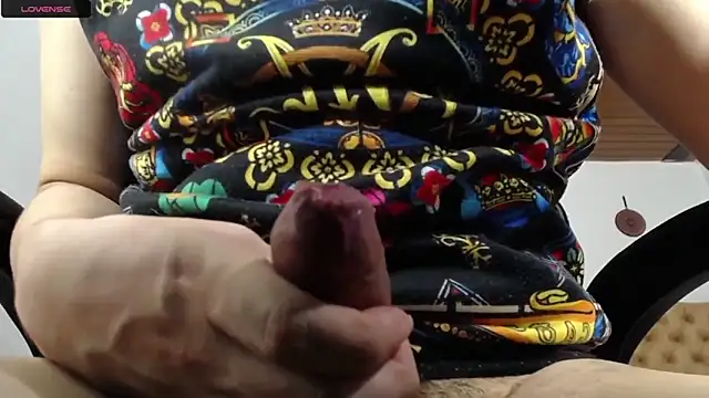 cute eidenx online show from April 17, 2026, 9:51 pm