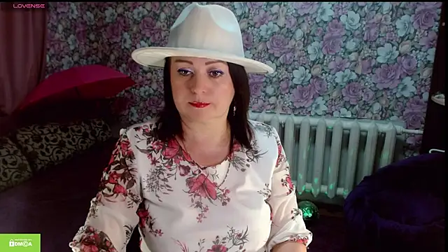 Snapshot of Julia-ru chatting on May 27, 2026, 8:28 pm Julia-ru online show from May 27, 2026, 8:28 pm