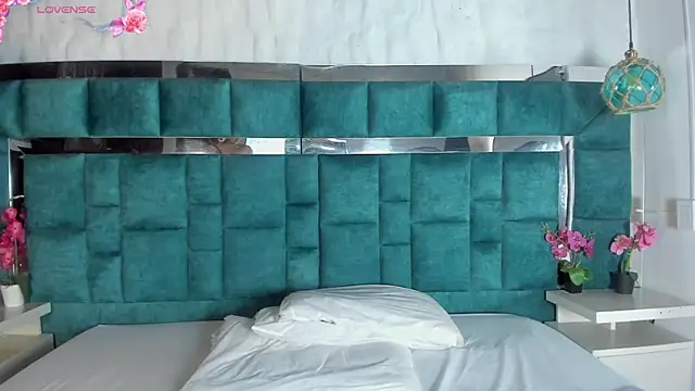 Abril Gomez06 online show from April 13, 2026, 8:14 pm