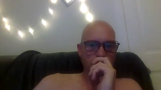 mrtickle0025 online show from May 29, 2026, 5:27 am