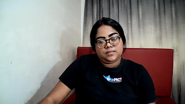 Snapshot of Indian_Lola00 chatting on February 13, 2025, 3:03 pm Indian Lola00 online show from February 13, 2025, 3:03 pm