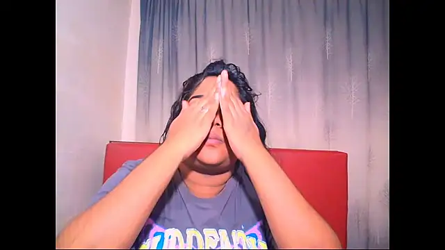 Snapshot of Indian_Lola00 chatting on October 12, 2025, 7:29 am Indian Lola00 online show from October 12, 2025, 7:29 am