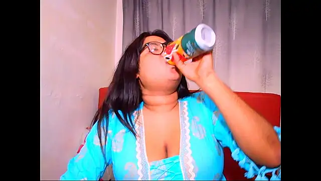 Snapshot of Indian_Lola00 chatting on November 28, 2025, 8:33 pm Indian Lola00 online show from November 28, 2025, 8:33 pm