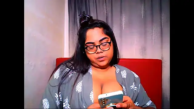 Snapshot of Indian_Lola00 chatting on December 16, 2025, 5:40 pm Indian Lola00 online show from December 16, 2025, 5:40 pm