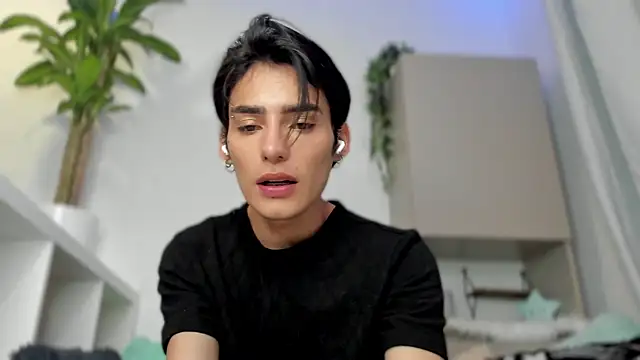 sebas rose online show from January 8, 2025, 3:19 am