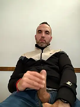 leon3875 online show from September 10, 2025, 3:23 pm