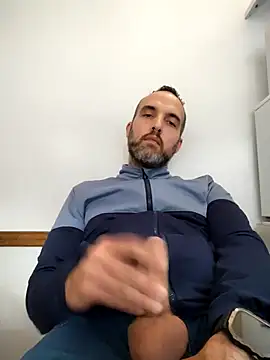 leon3875 online show from December 2, 2025, 3:29 pm