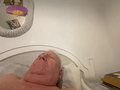 Bossinmidd12 online show from January 27, 2025, 11:43 am