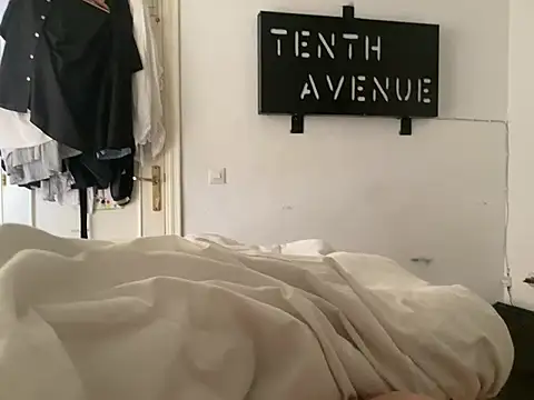 Bossinmidd12 online show from February 19, 2025, 8:44 am