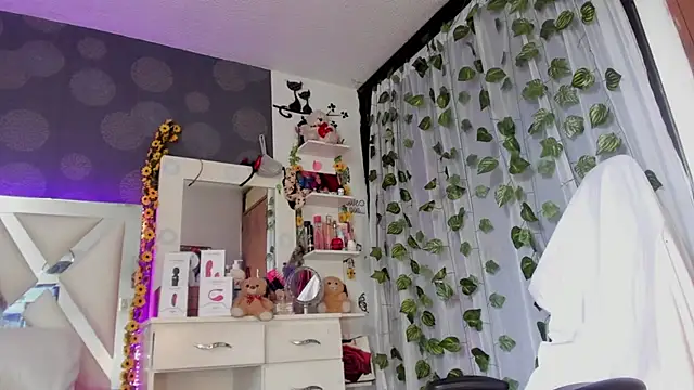 Reina Love2 online show from March 14, 2025, 3:47 pm