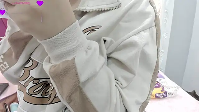 Emasanders online show from January 14, 2025, 7:53 pm