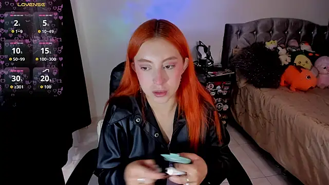 Violetaarey online show from April 30, 2026, 4:46 pm