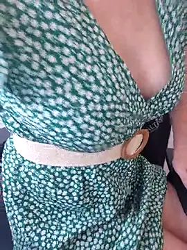 PetiteBrunette4 online show from May 26, 2026, 2:35 pm