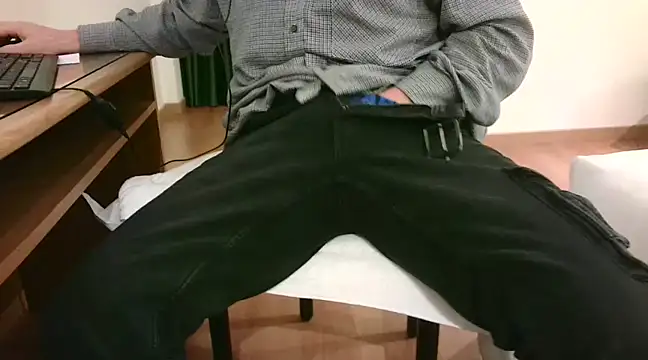 Giulio35 Pika online show from January 14, 2025, 5:01 pm