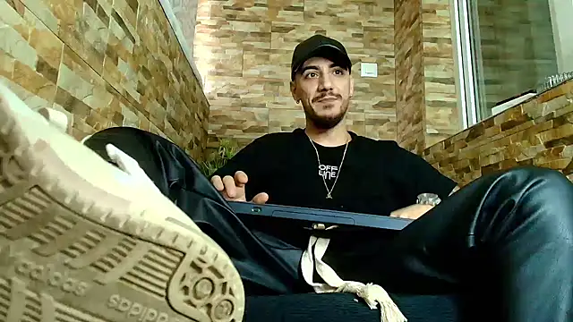 Snapshot of AndrewBanner chatting on January 22, 2025, 10:40 am AndrewBanner online show from January 22, 2025, 10:40 am