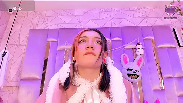 Broklinwhite  online show from December 22, 2024, 7:31 pm