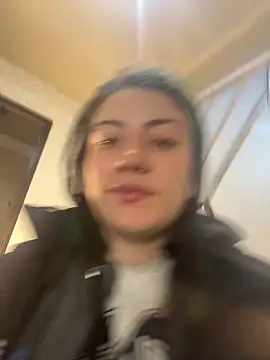 Broklinwhite  online show from March 22, 2026, 12:08 pm