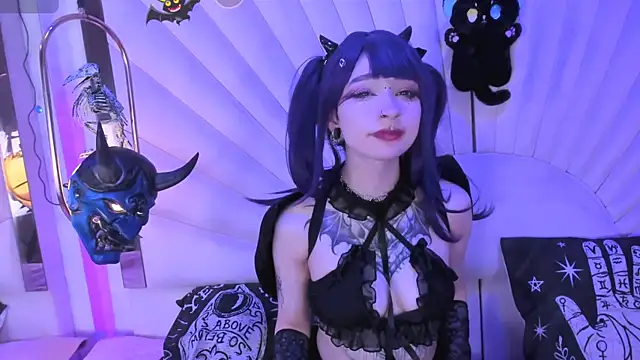 zephirahabney online show from December 13, 2024, 5:32 pm