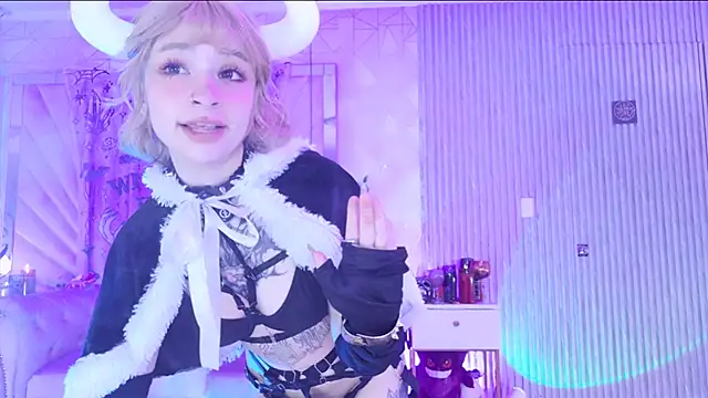 zephirahabney online show from December 13, 2025, 7:53 pm