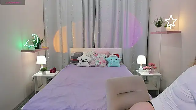 TiffanyBatson online show from December 5, 2024, 5:37 am