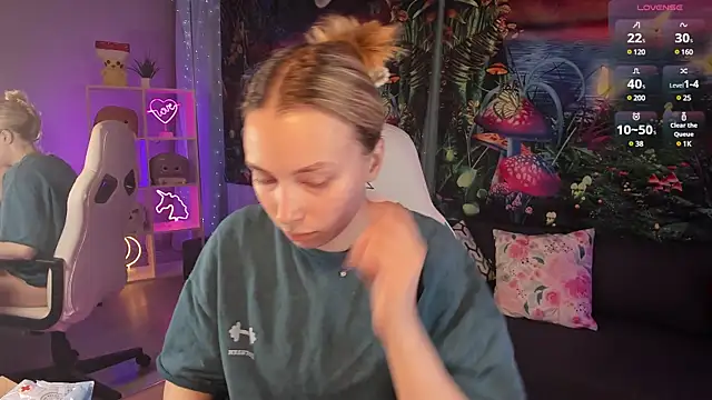 TiffanyBatson online show from February 5, 2025, 4:37 am