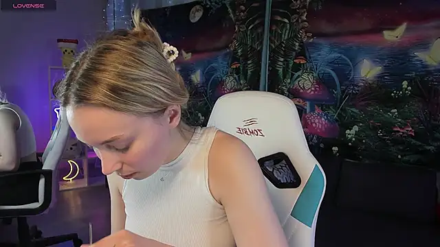 TiffanyBatson online show from February 17, 2025, 11:23 am