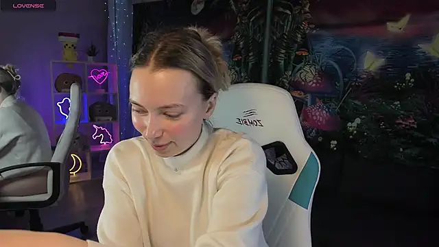 TiffanyBatson online show from February 19, 2025, 4:44 am