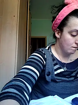 LadyMinnie online show from April 16, 2026, 1:01 pm